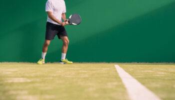 Tennisman débutant au padel : comment choisir la bonne raquette pour bien démarrer ?