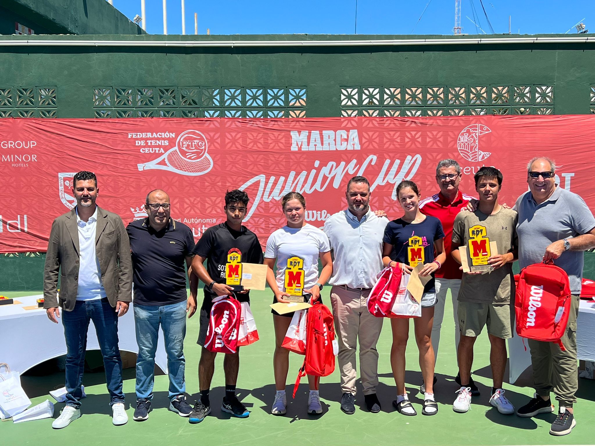 Champions et finalistes des moins de 18 ans