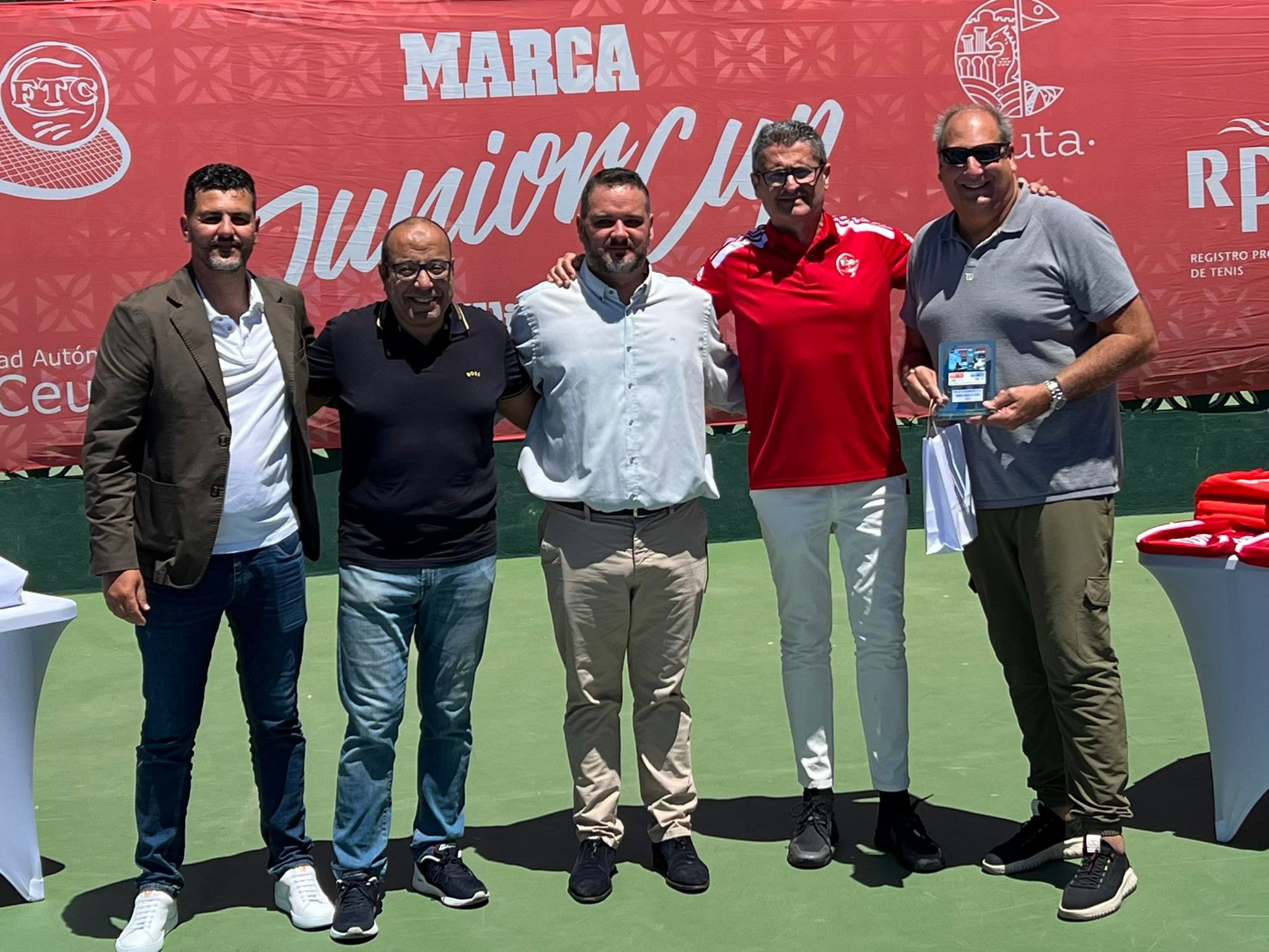 Remise des prix : Yasin, Hamed, Antonio et Luis Mediero