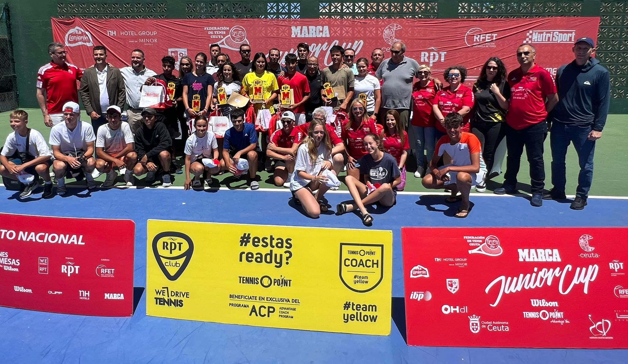 Les finalistes, avec les participants aux stages de coaching