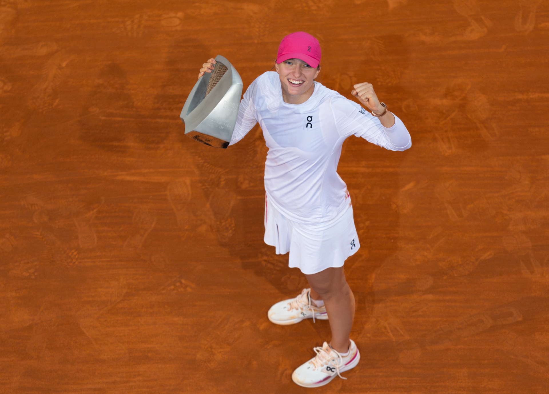 Iga Swiatek après avoir remporté le Mutua Madrid Open 2024
