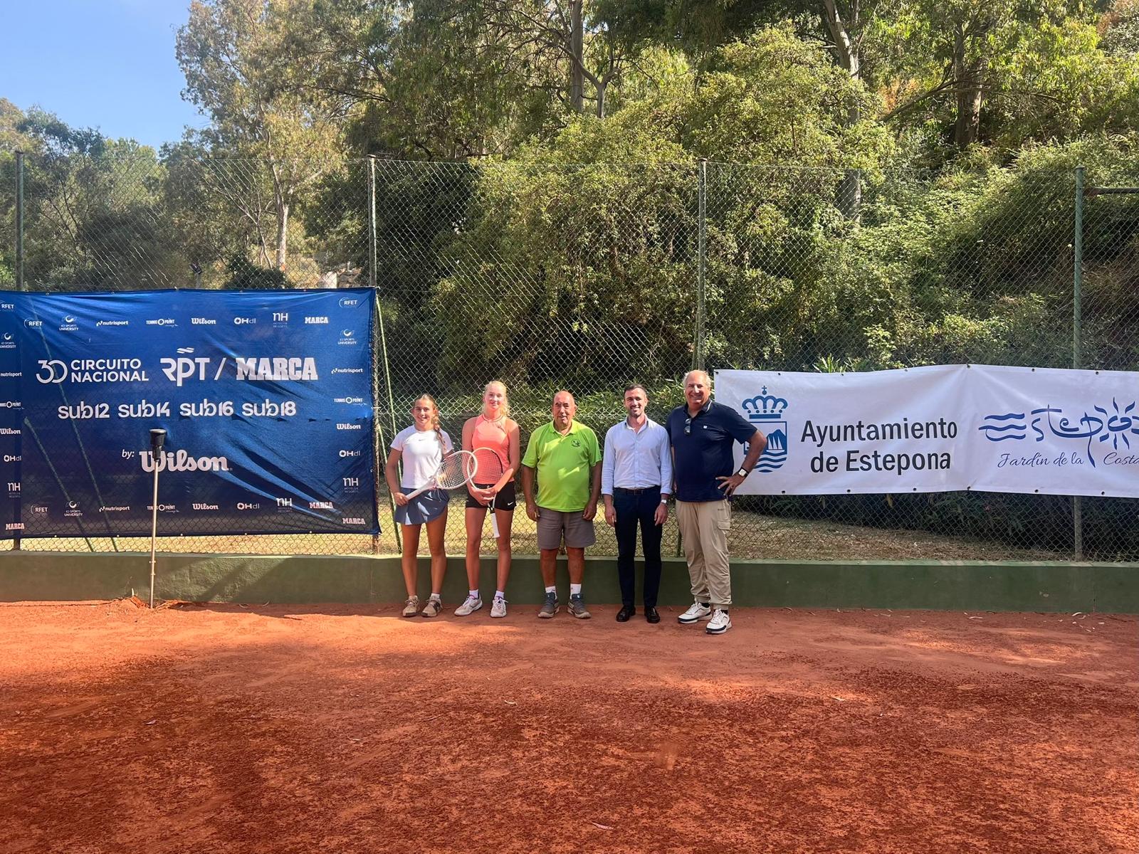Champion et finaliste sous 16