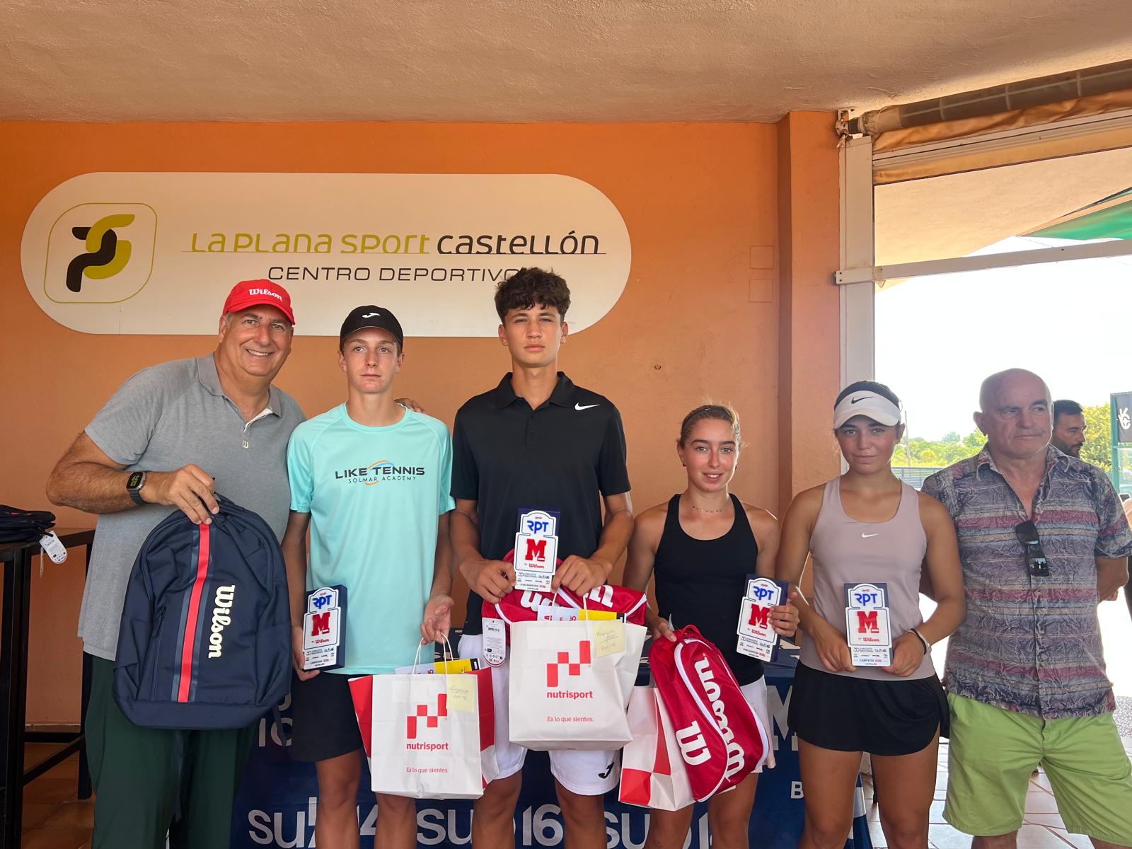 Champions et finalistes de sous-16 - Cadet dans le Plana Sport Castellón Del RPT - par Wilson Brand