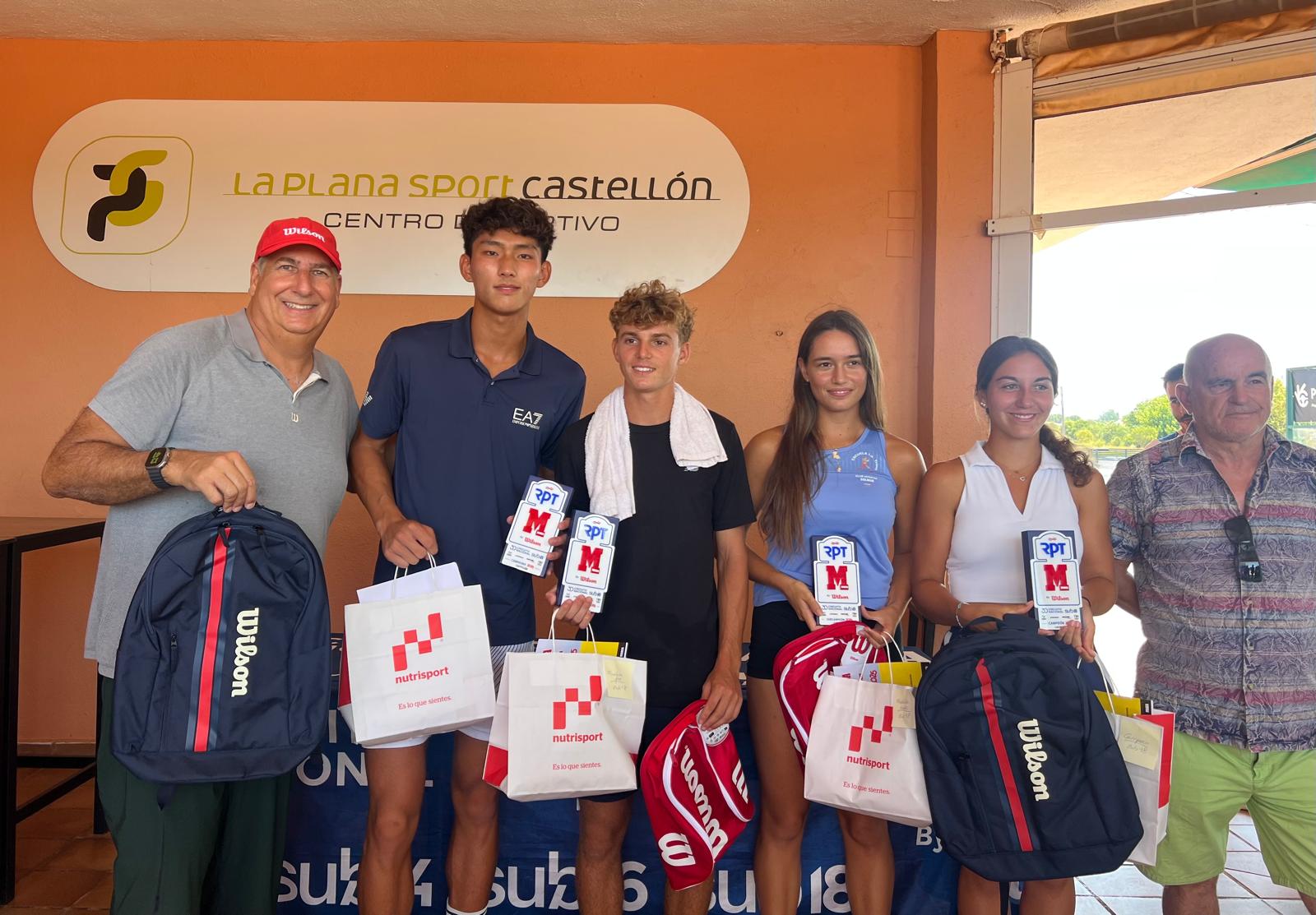 Champions et finalistes de moins de basses