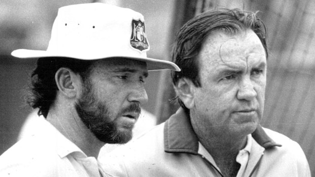 Allan Border (à gauche) et Bob Simpson en 1987.