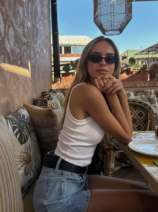 Ils identifient la fille de la fille de Jannik Sinner: elle est le modèle Laila Hasanovic et pourrait être sa nouvelle petite amie