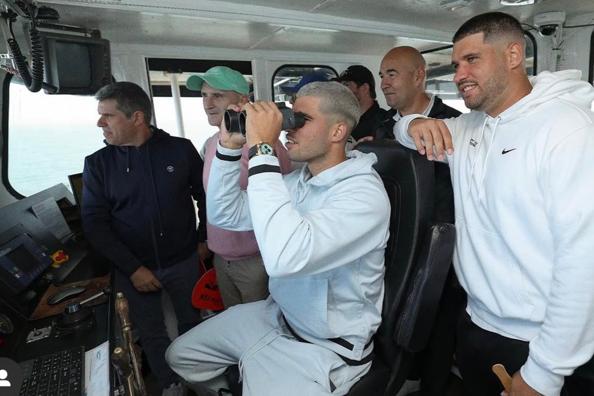 Alcaraz, son équipe et sa famille, sur le chemin d'Alcatraz.