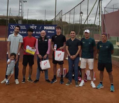 Champion et finaliste U-16