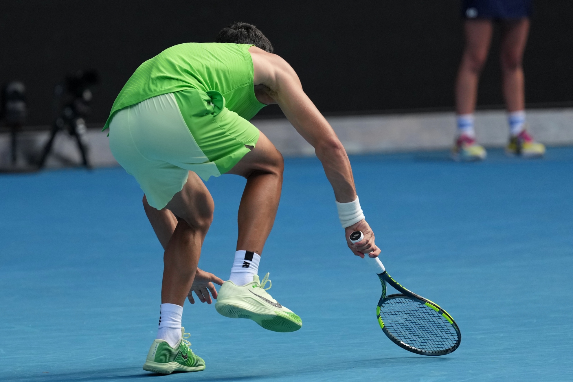 Carlitos, avec des crampes.