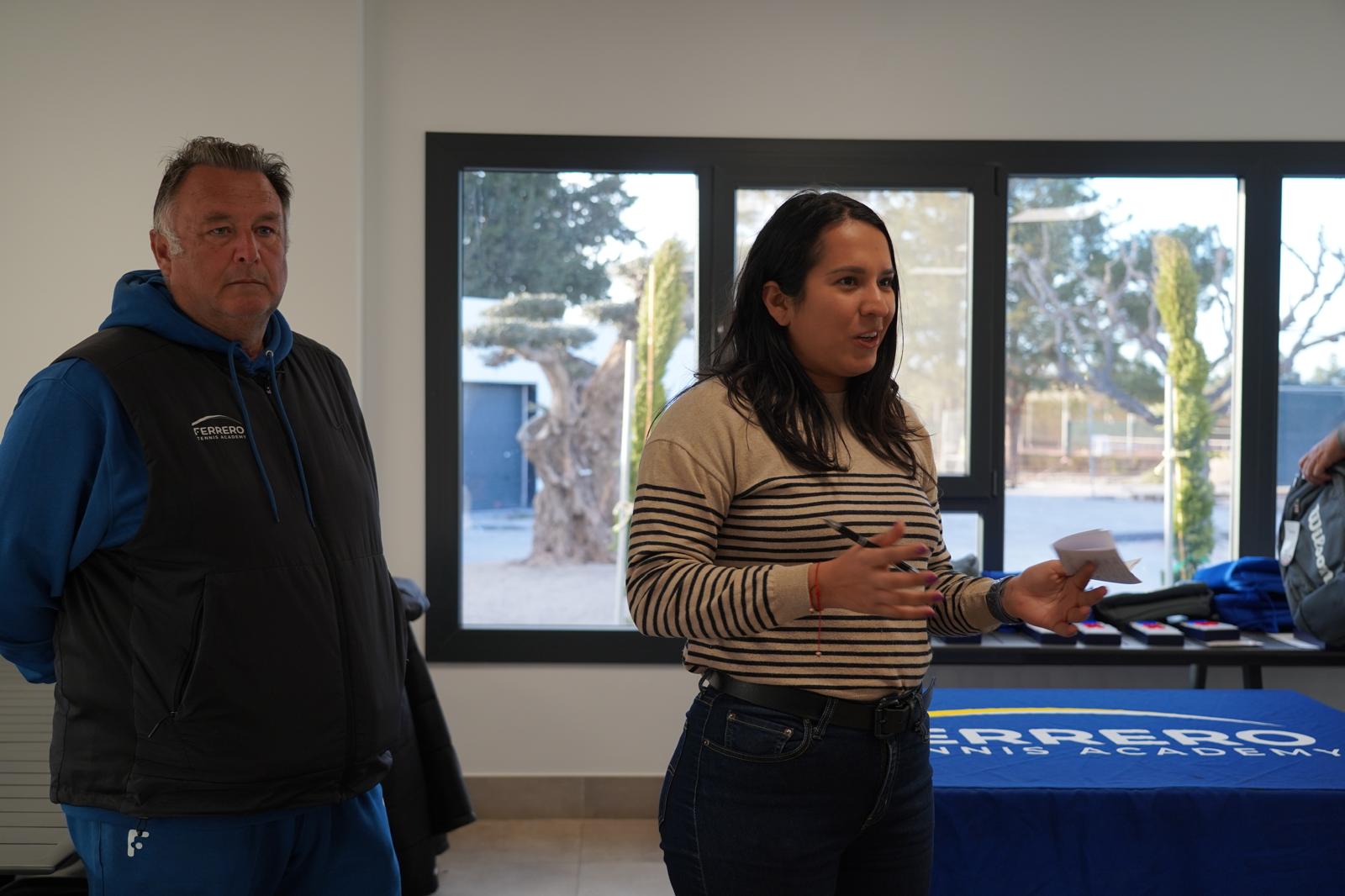 Diana Quintero et Carmelo Alventosa, directeur et arbitre de la Ferrero Tennis Academy du 31ème Circuit National RPT - Marca by Wilson propulsé par Ambrosía avec 400 participants