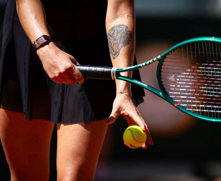 Sabalenka nie être un "hypocrite" pour avoir joué avec des bijoux d'une valeur de 87 000 euros : "deux choses se confondent"