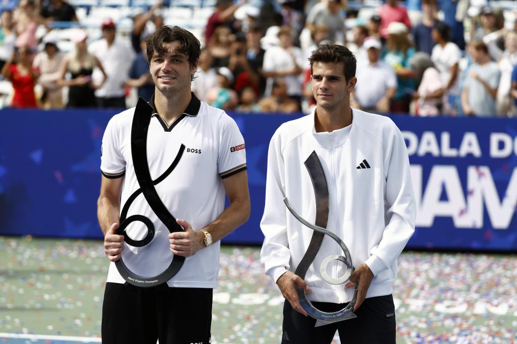 Rafa Jódar avec le trophée de vice-champion de Washington.